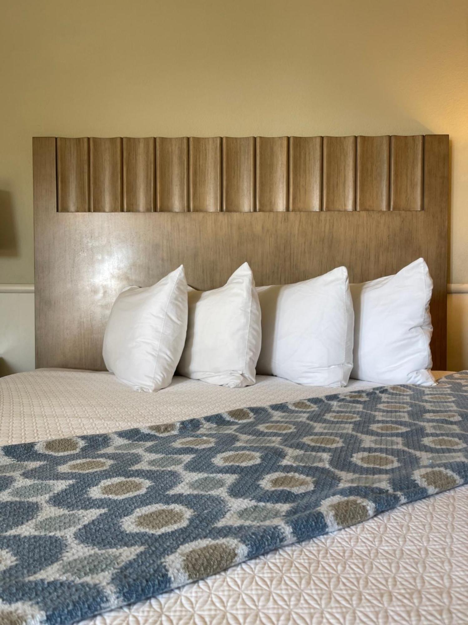Cambria Landing Inn And Suites Zewnętrze zdjęcie